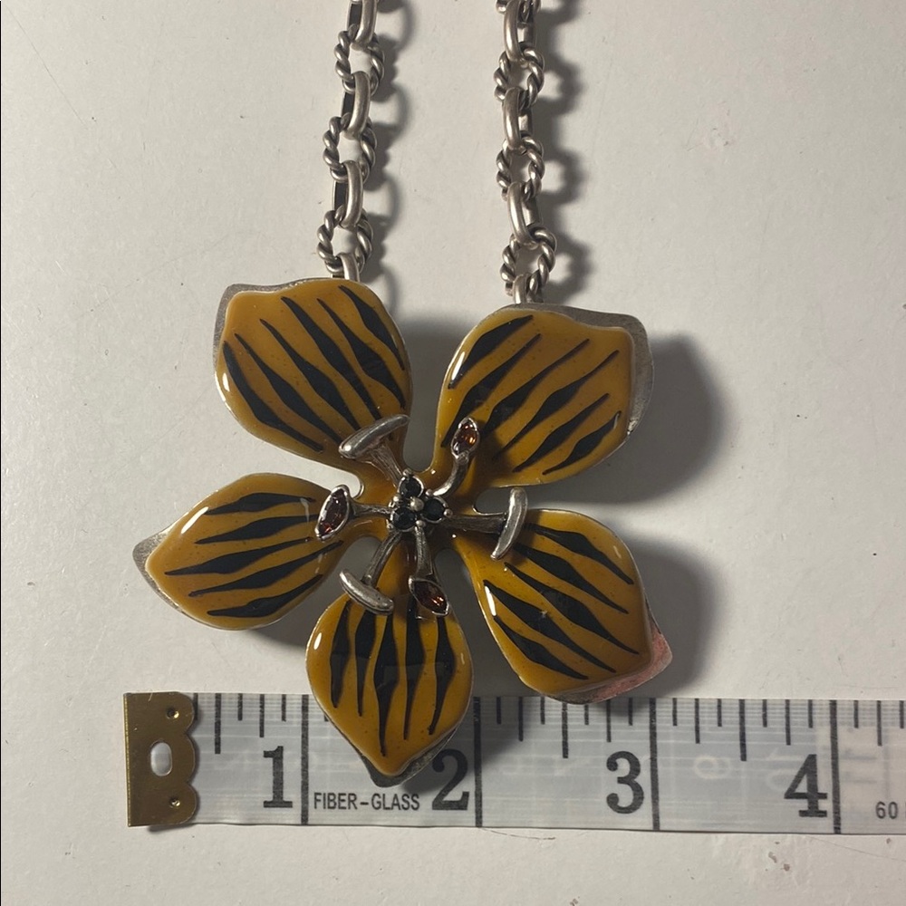 Elegant Orange and Black Floral Necklace - Picture 3 of 6